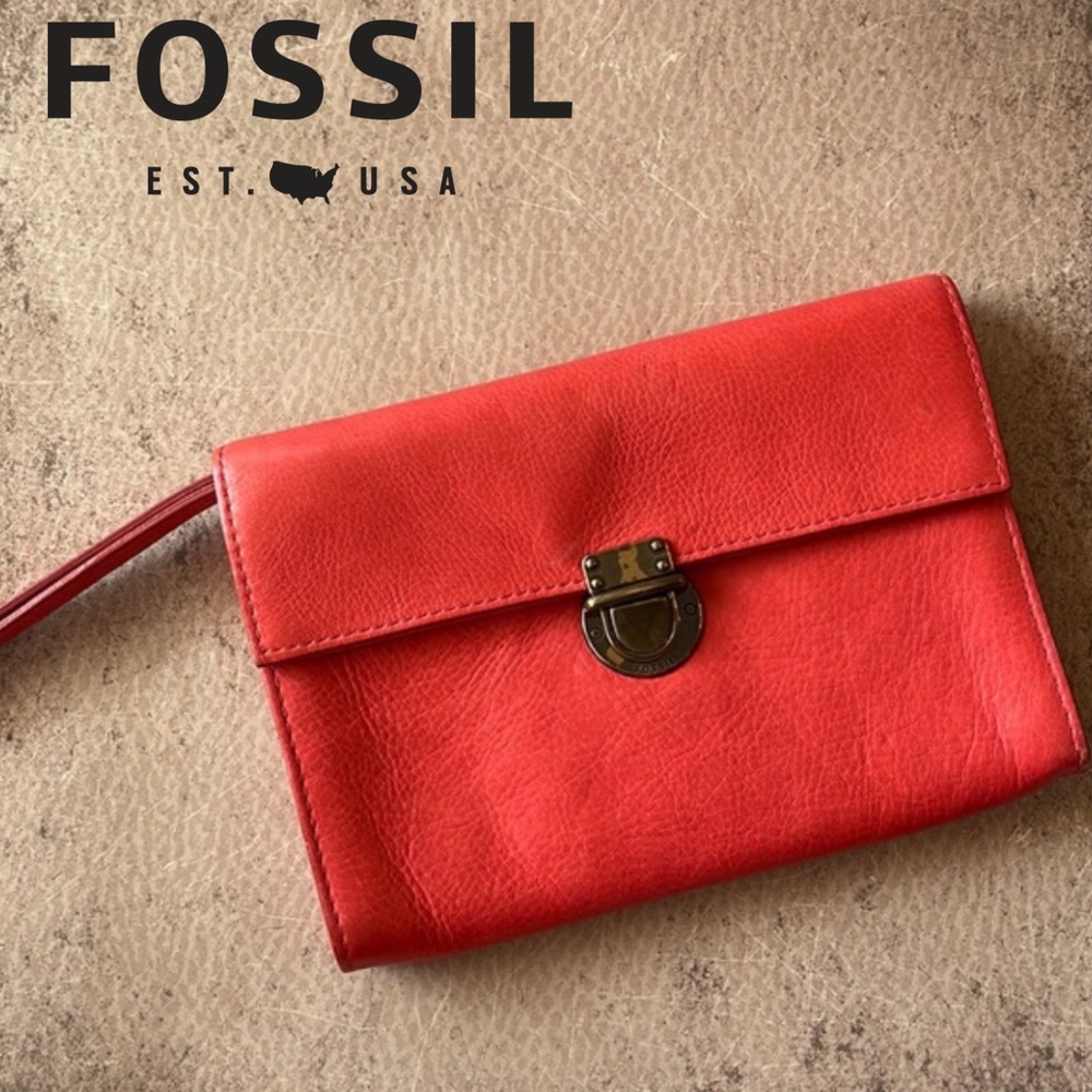 Fossil Vibrant Red Leather Wristlet